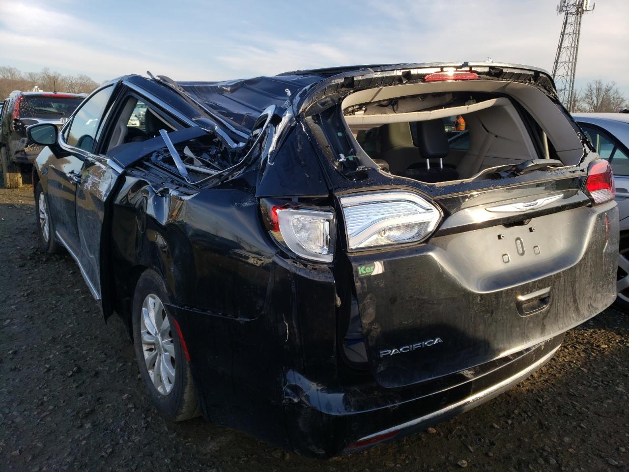 Photo 3 from auction – 2019 CHRYSLER PACIFICA T with VIN 2C4RC1BG9KR715401