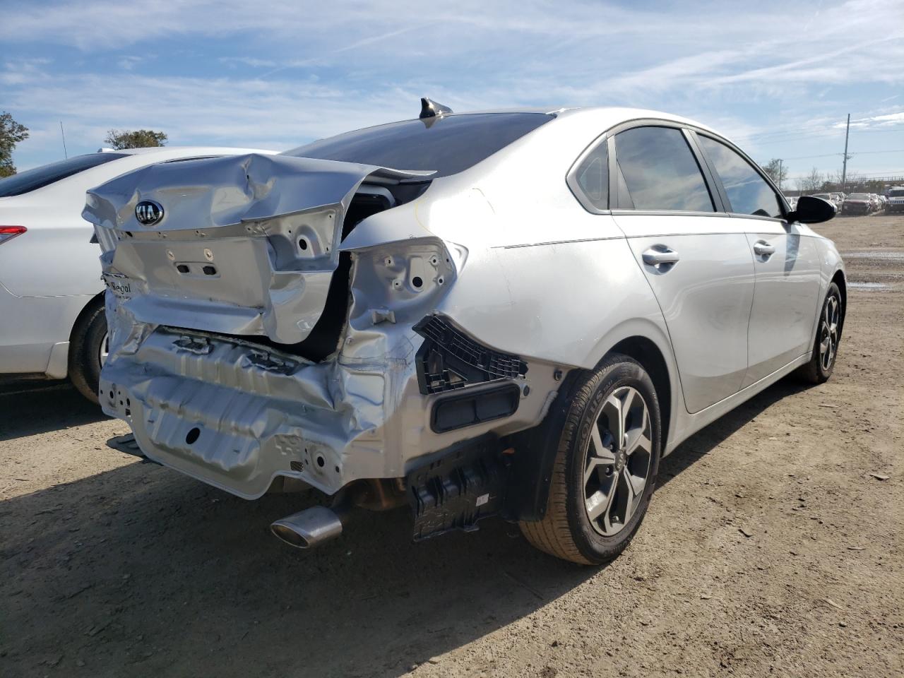Photo 4 from auction – 2021 KIA FORTE FE with VIN 3KPF24AD4ME378638