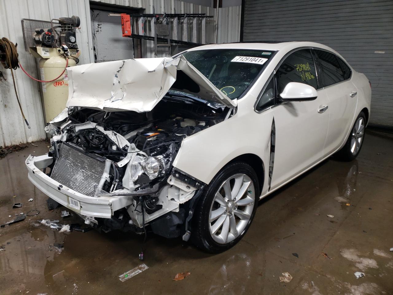 Photo 2 from auction – 2014 BUICK VERANO PRE with VIN 1G4PT5SV9E4216176