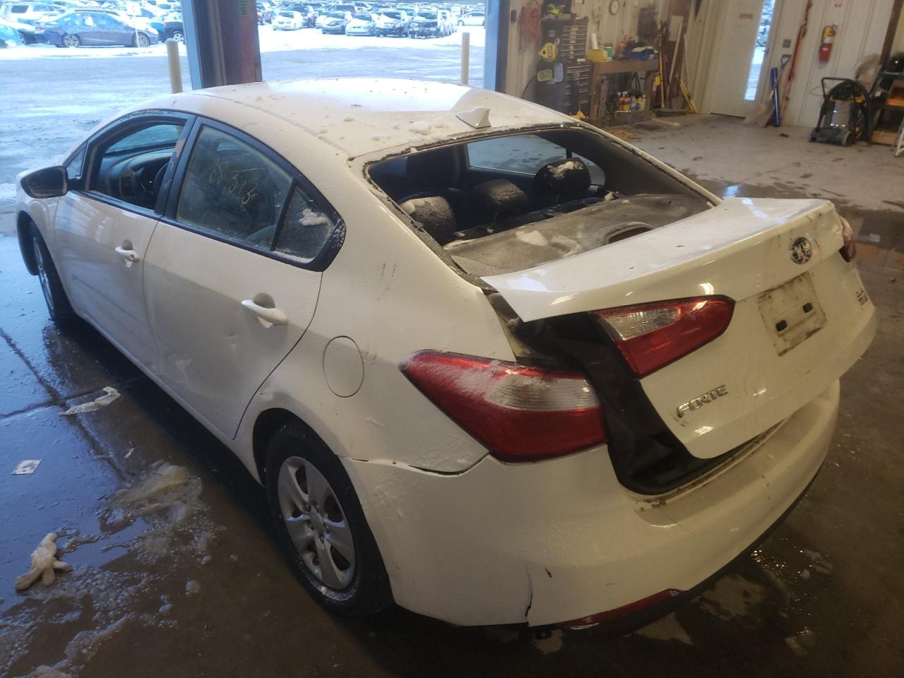 Photo 9 from auction – 2016 KIA FORTE LX with VIN KNAFK4A60G5467007