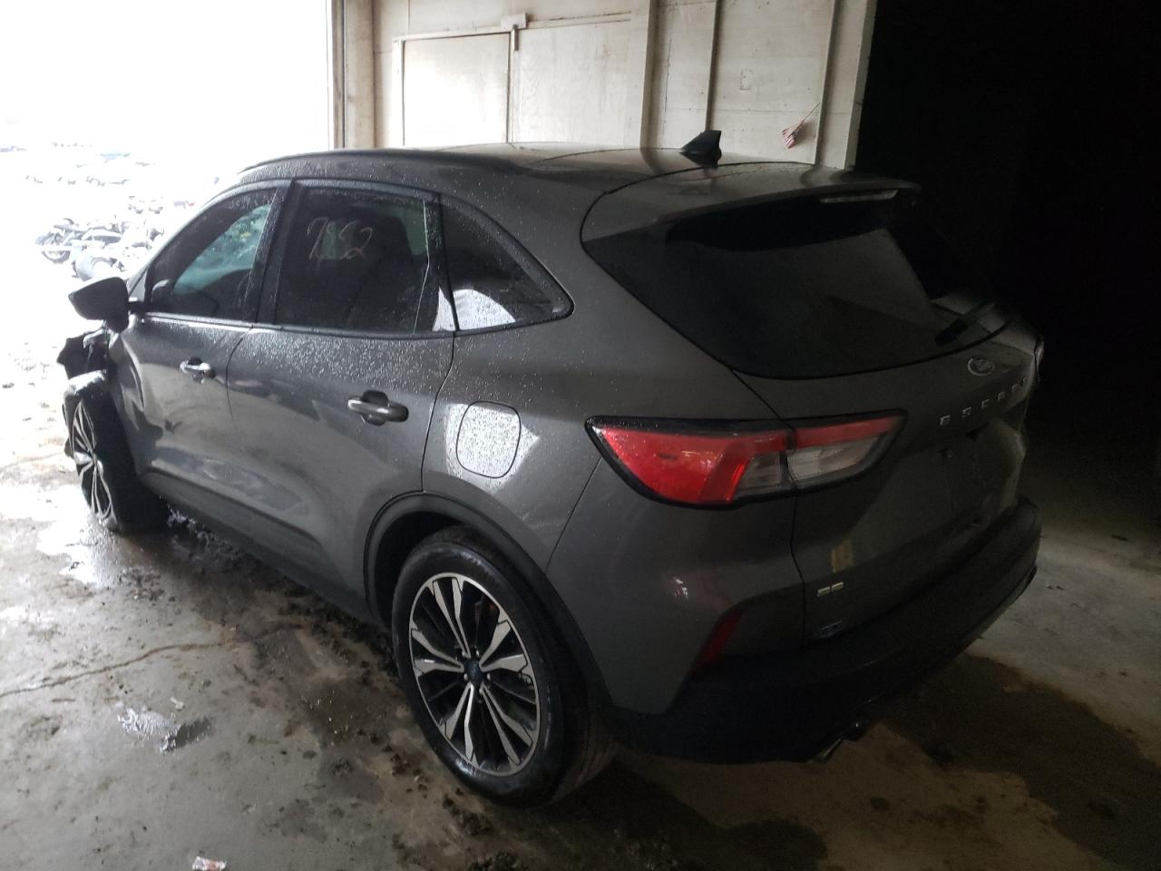 Photo 3 from auction – 2021 FORD ESCAPE SE with VIN 1FMCU0G61MUA20523
