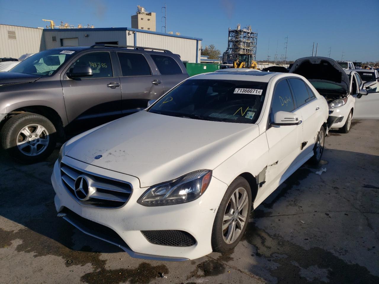 Photo 2 from auction – 2016 MERCEDES-BENZ E 250 BLUE with VIN WDDHF0EB8GB249467
