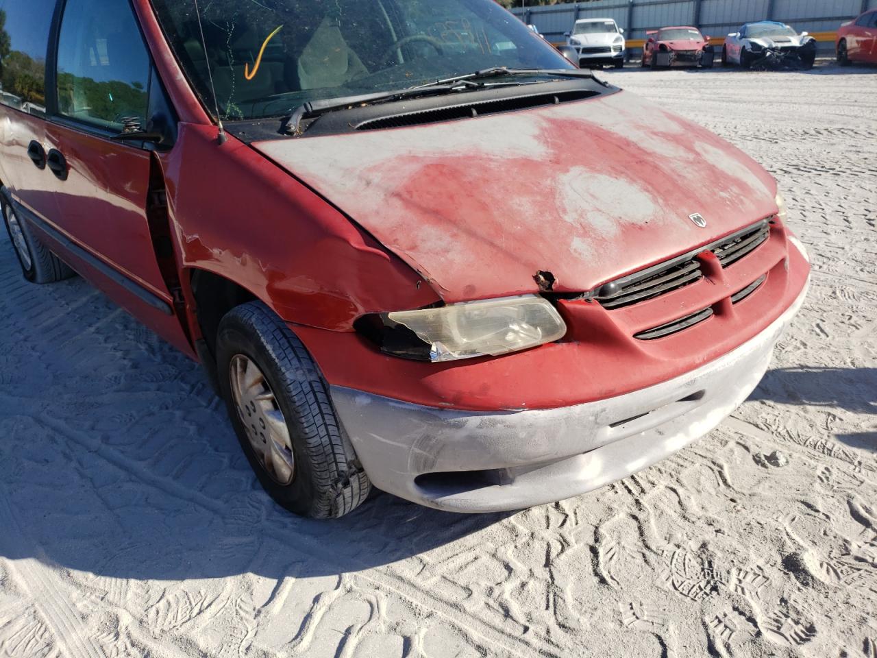 Photo 9 from auction – 2000 DODGE GRAND CARA with VIN 2B4GP24G1YR785933