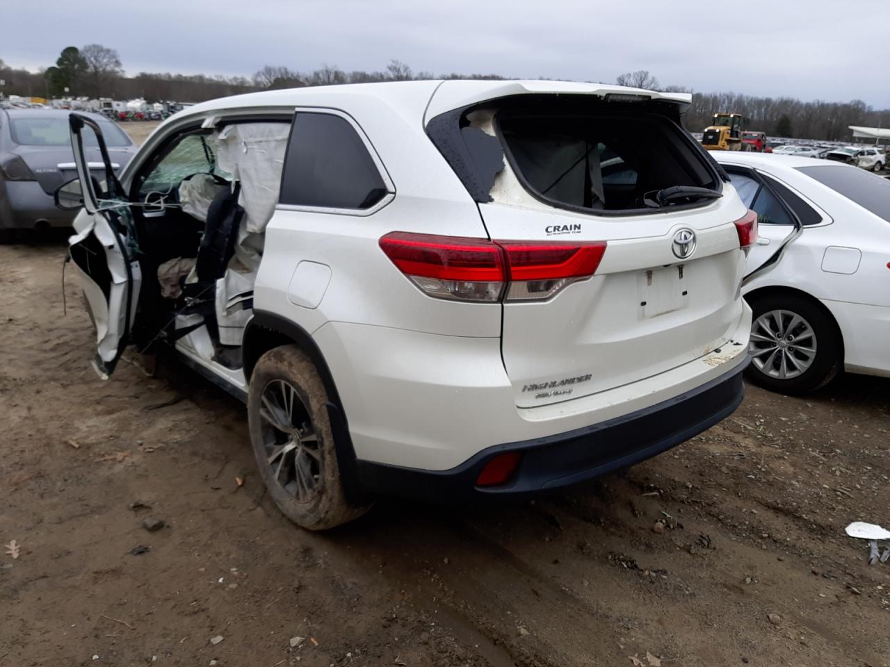 Photo 3 from auction – 2017 TOYOTA HIGHLANDER with VIN 5TDZZRFH6HS205524
