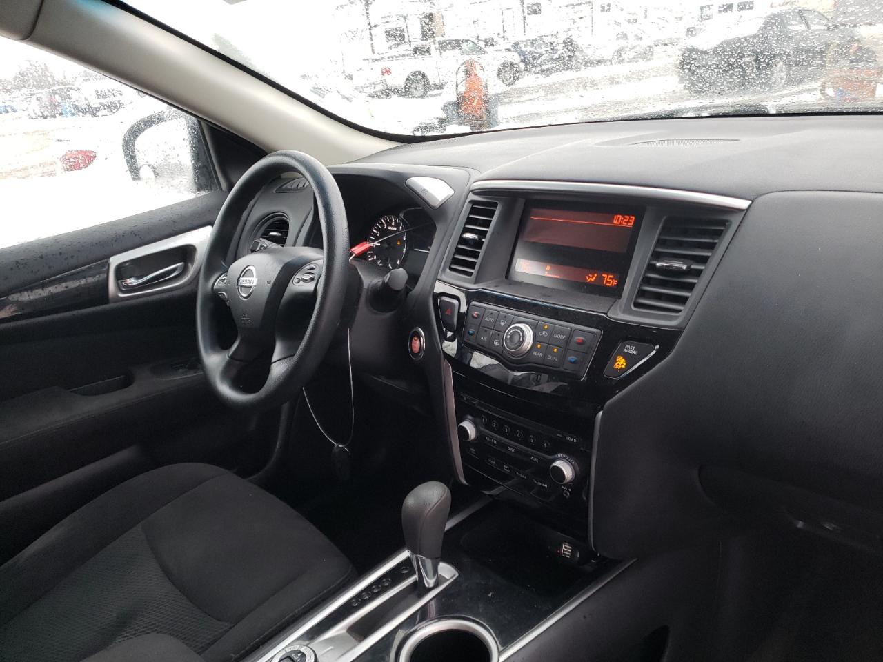 Photo 9 from auction – 2016 NISSAN PATHFINDER with VIN 5N1AR2MM3GC603029