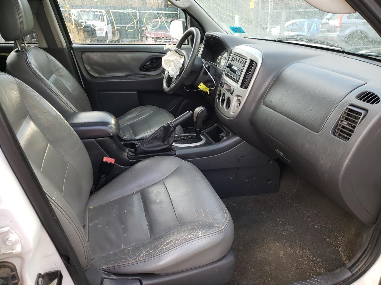 Photo 5 from auction – 2006 FORD ESCAPE with VIN 1FMYU93176KA45848