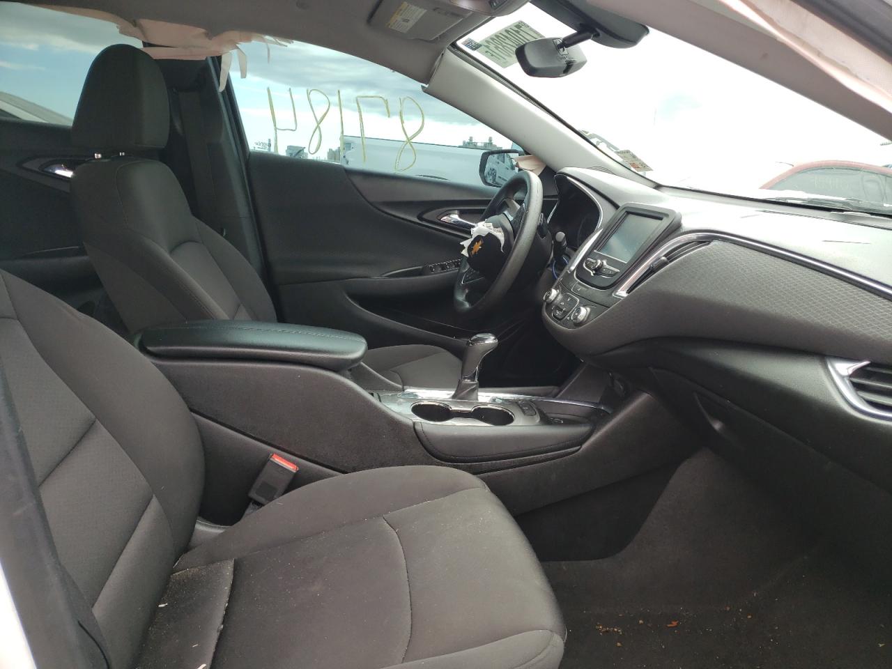 Photo 5 from auction – 2018 CHEVROLET MALIBU LT with VIN 1G1ZD5ST7JF207220