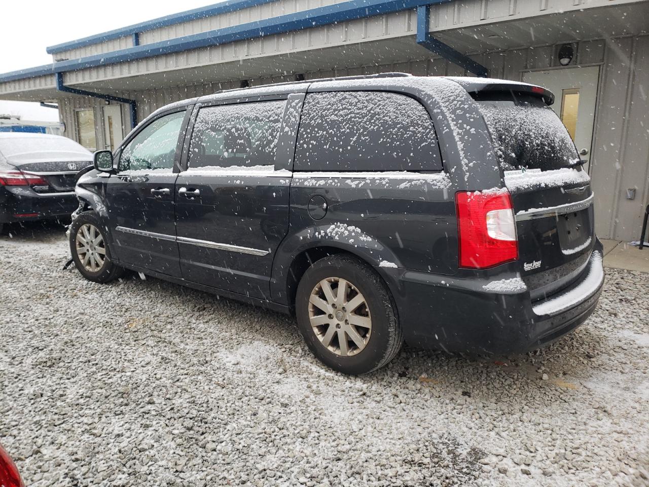 Photo 3 from auction – 2012 CHRYSLER TOWN & COU with VIN 2C4RC1CG8CR125271