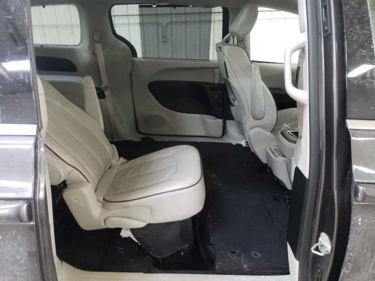 Photo 6 from auction – 2018 CHRYSLER PACIFICA L with VIN 2C4RC1GG8JR237575