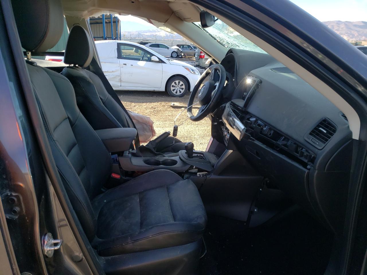 Photo 5 from auction – 2014 MAZDA CX-5 GT with VIN JM3KE4DY1E0318953