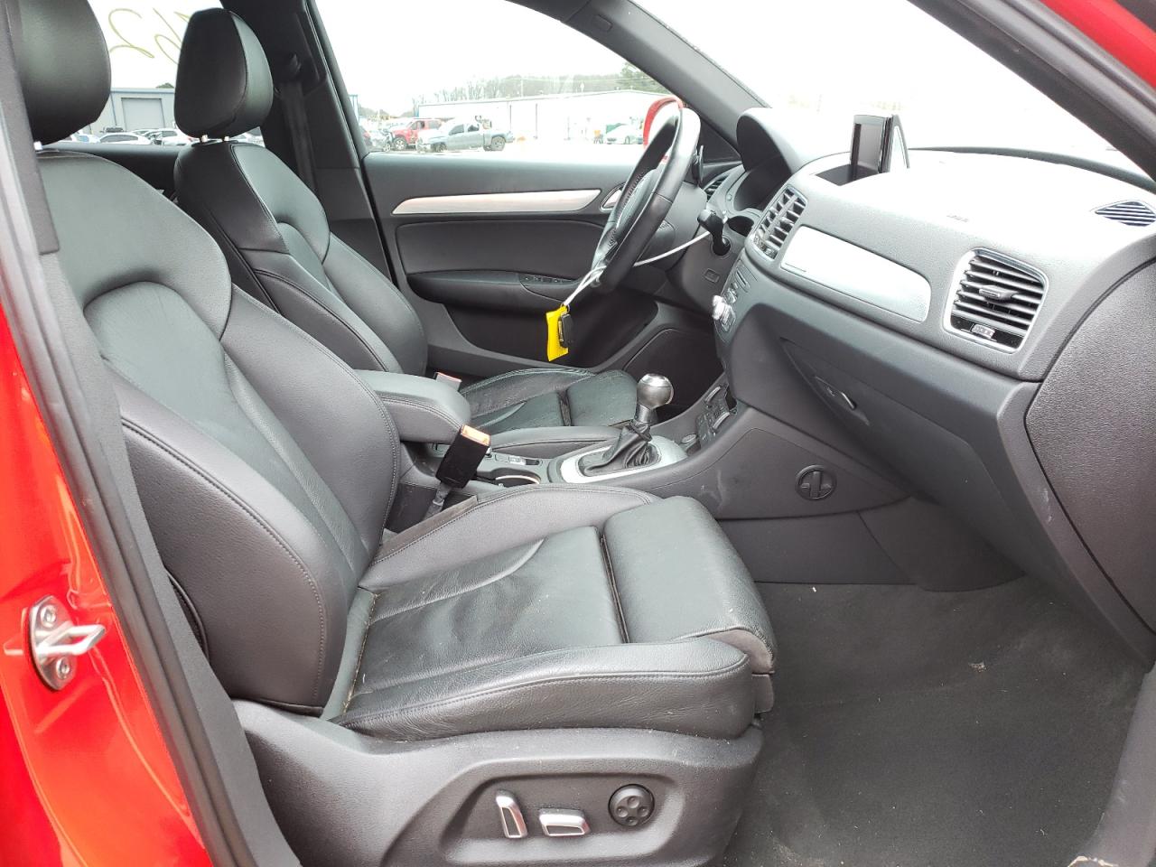 Photo 5 from auction – 2018 AUDI Q3 PREMIUM with VIN WA1JCCFS0JR006166