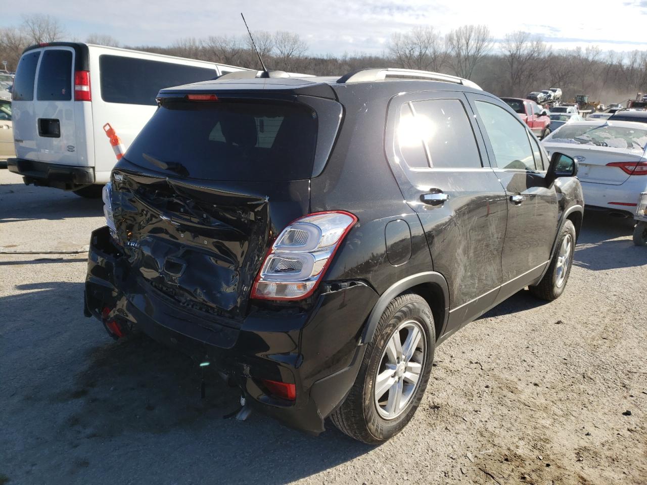 Photo 4 from auction – 2019 CHEVROLET TRAX 1LT with VIN KL7CJLSB0KB947005