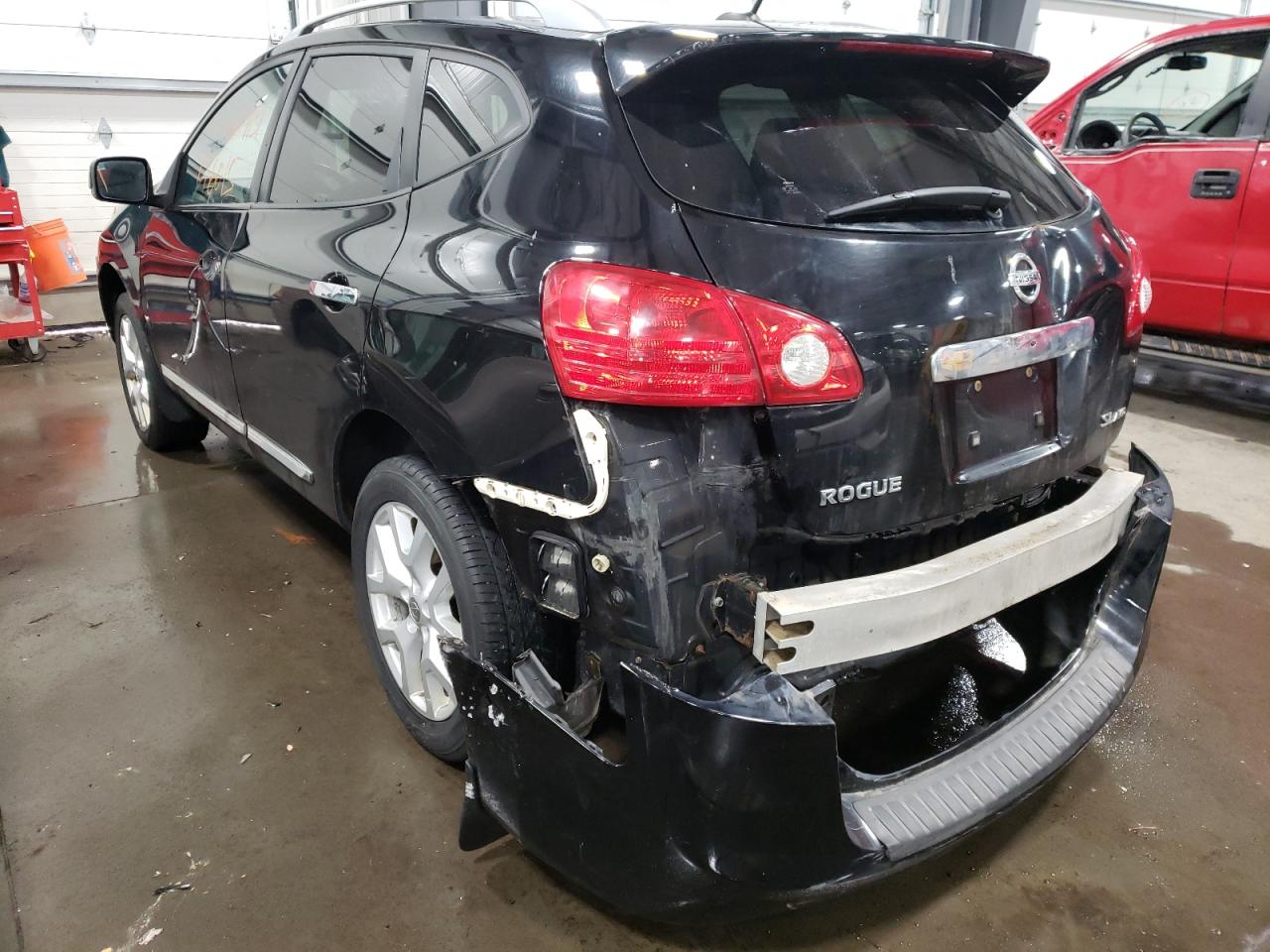 Photo 3 from auction – 2011 NISSAN ROGUE S with VIN JN8AS5MV8BW673897