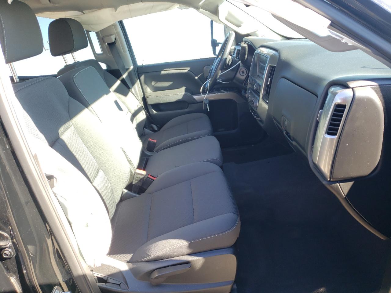 Photo 5 from auction – 2018 CHEVROLET SILVERADO with VIN 3GCPCREC2JG500705