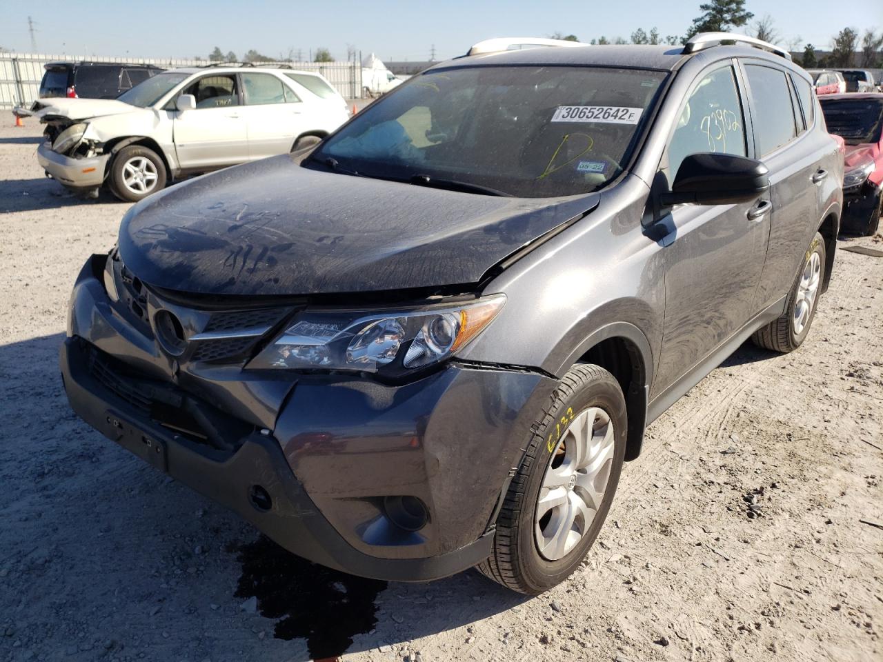 Photo 2 from auction – 2015 TOYOTA RAV4 LE with VIN JTMZFREV0FD078102