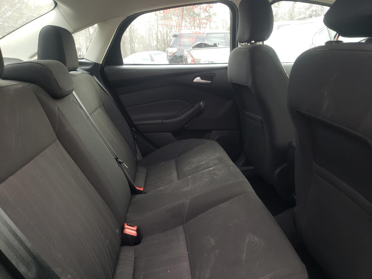 Photo 6 from auction – 2017 FORD FOCUS SE with VIN 1FADP3F21HL300427