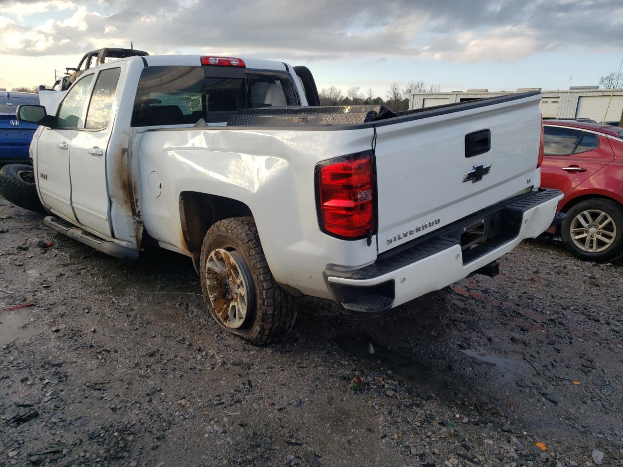 Photo 3 from auction – 2016 CHEVROLET SILVERADO with VIN 1GCVKREC1GZ319176