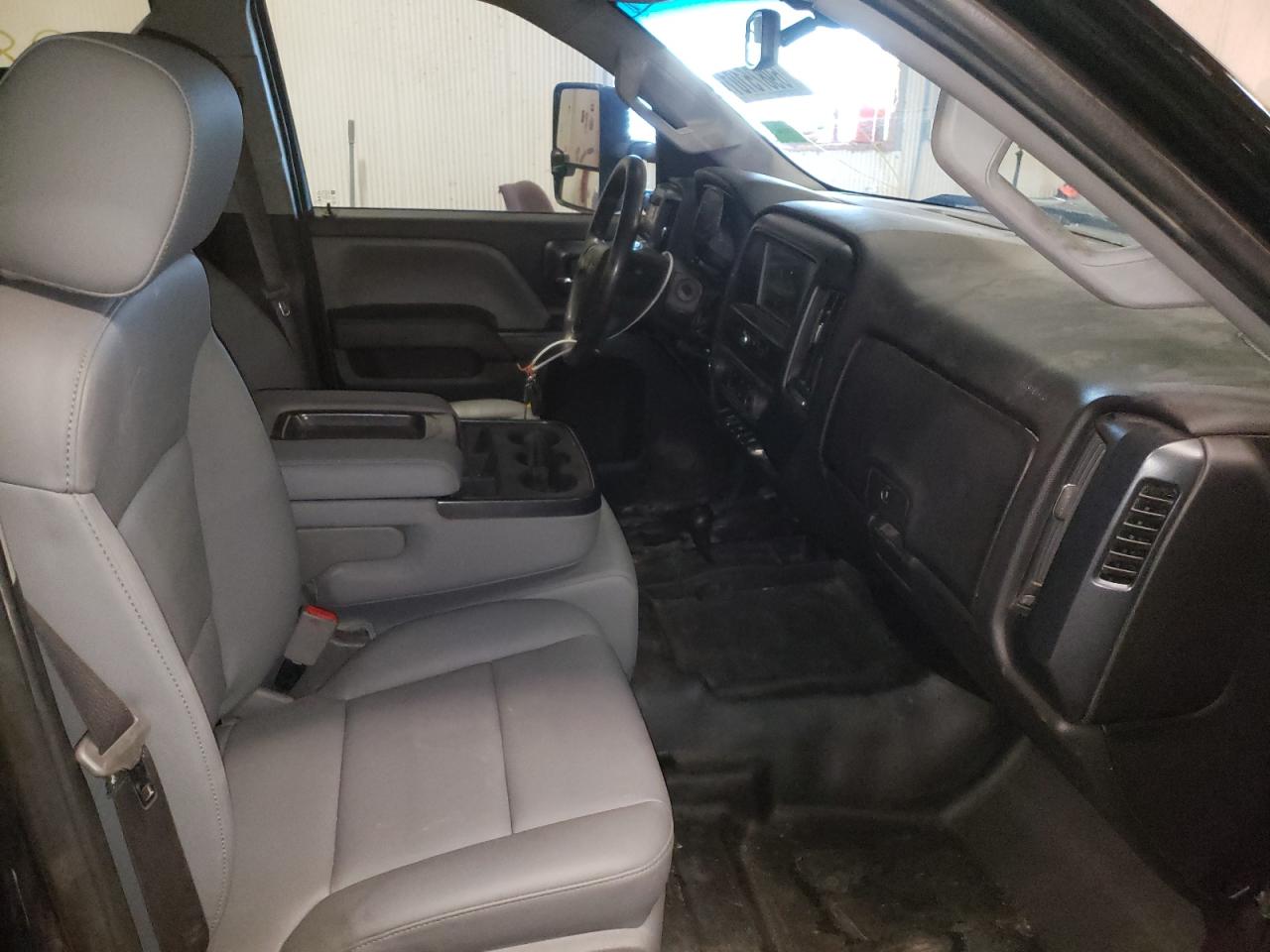 Photo 5 from auction – 2019 CHEVROLET SILVERADO with VIN 1GC4KVCY2KF128136