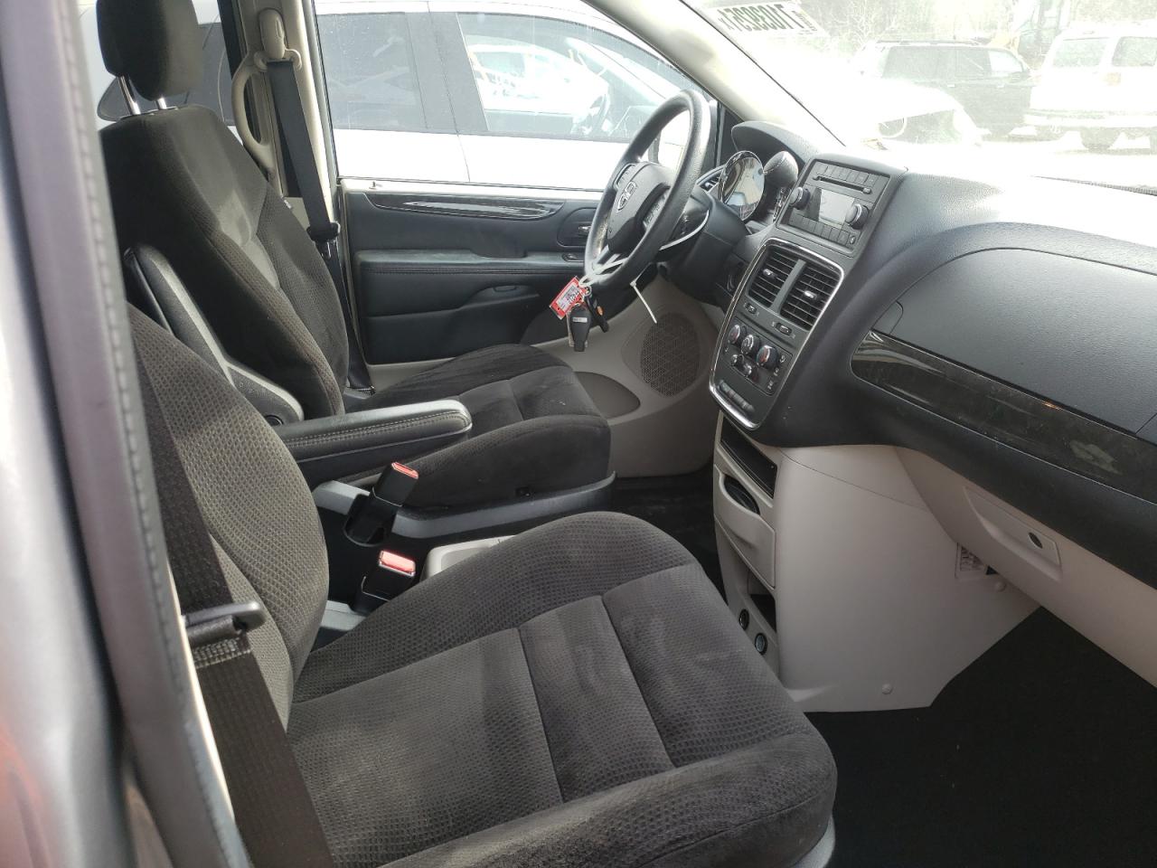 Photo 5 from auction – 2014 DODGE GRAND CARA with VIN 2C4RDGBG4ER465182