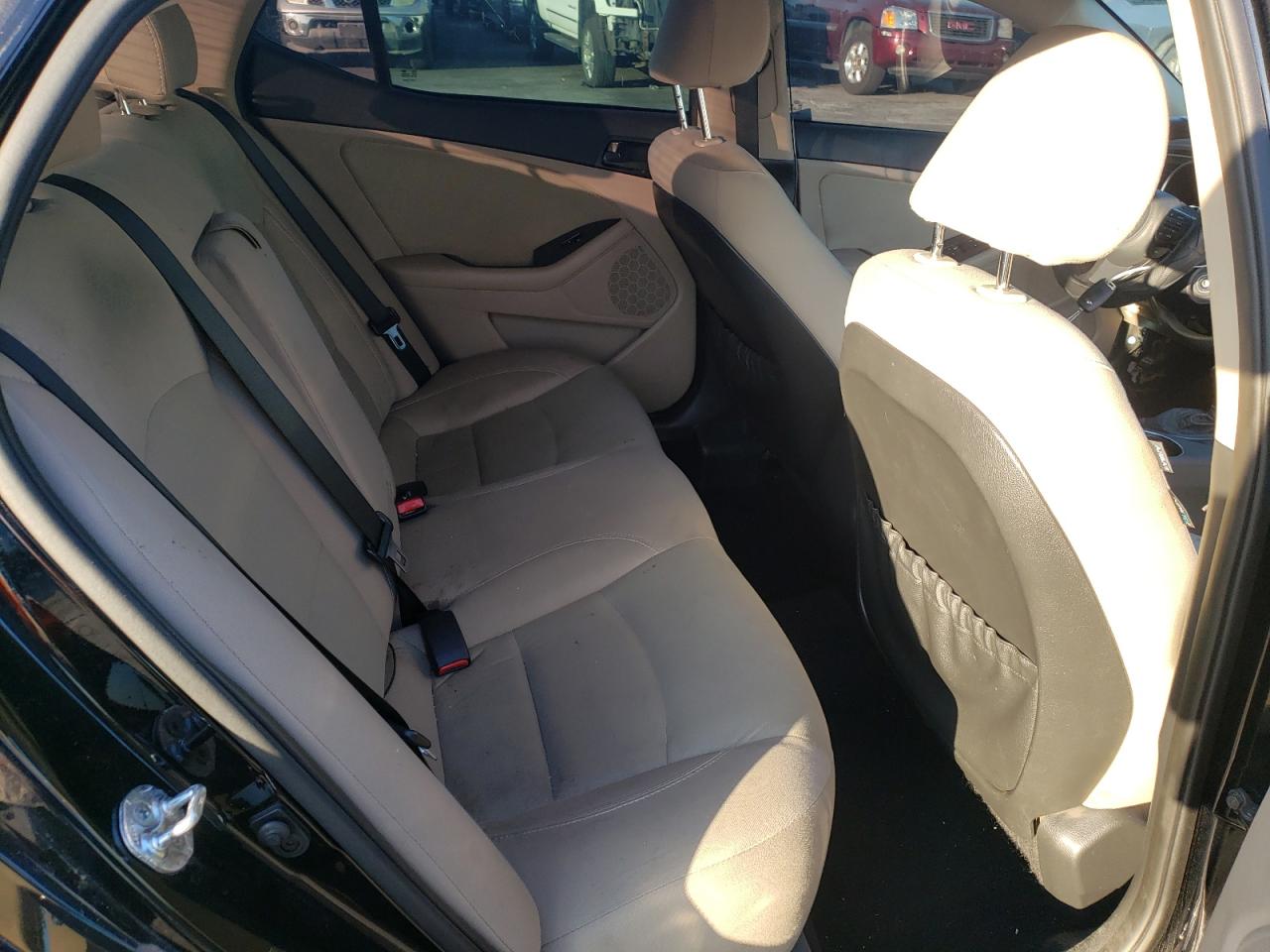 Photo 6 from auction – 2015 KIA OPTIMA LX with VIN 5XXGM4A71FG487075