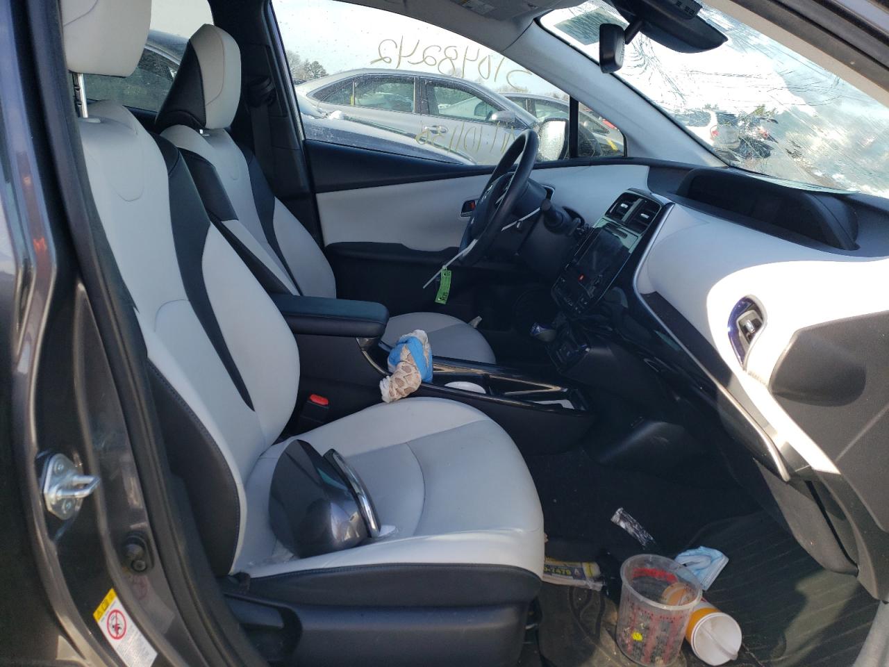 Photo 5 from auction – 2016 TOYOTA PRIUS with VIN JTDKARFU8G3527667