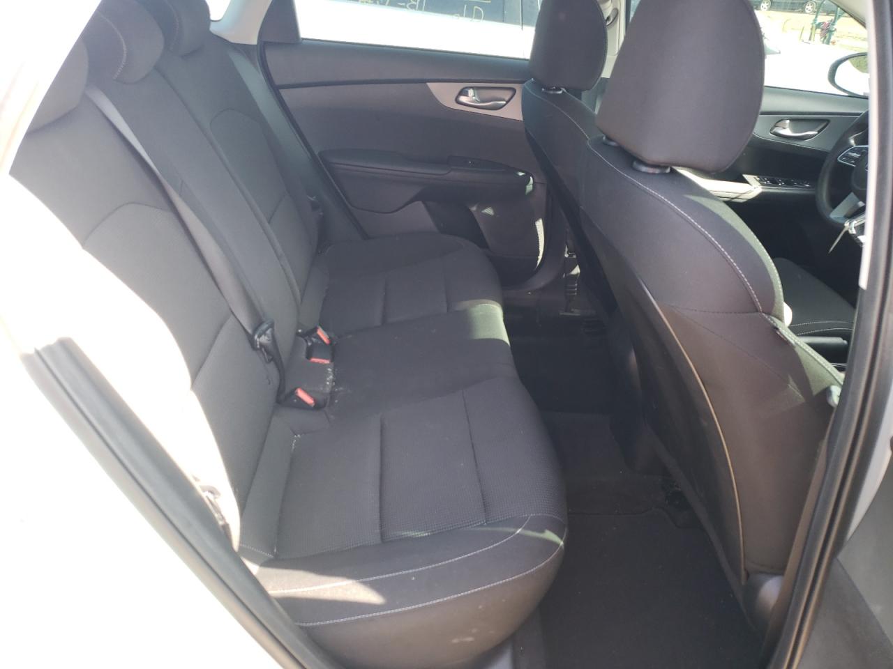 Photo 6 from auction – 2021 KIA FORTE FE with VIN 3KPF24AD4ME378638