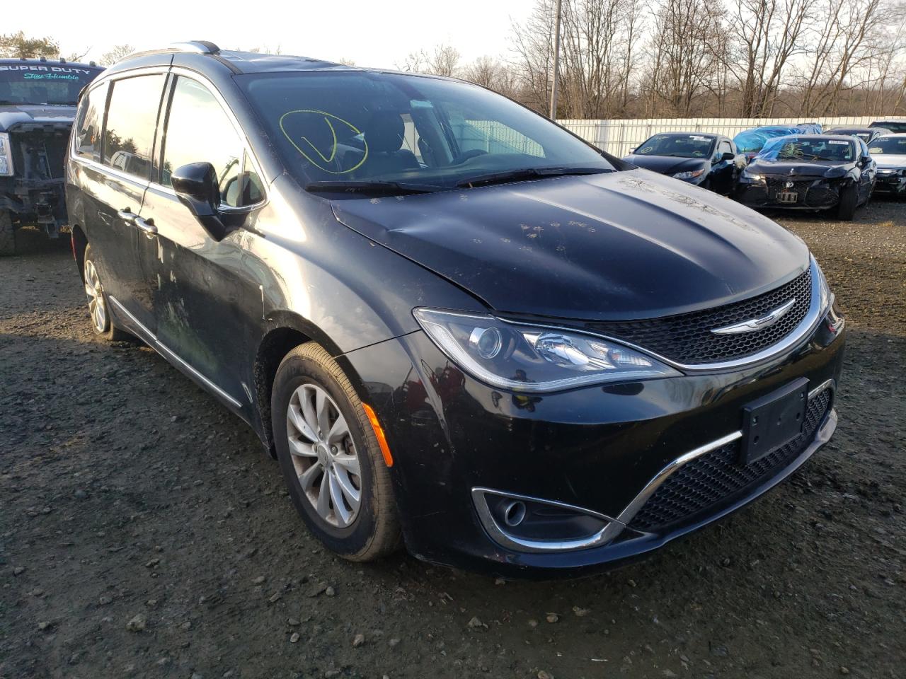CHRYSLER PACIFICA T 2019 with VIN 2C4RC1BG9KR715401 - Photo from auction