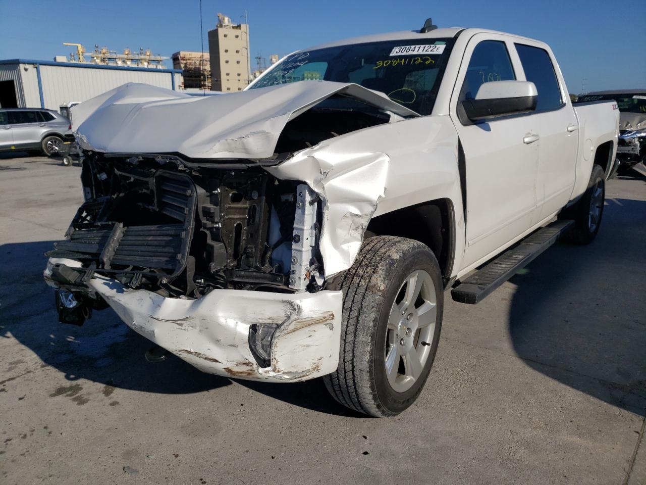 Photo 2 from auction – 2018 CHEVROLET SILVERADO with VIN 3GCUKREC2JG593845
