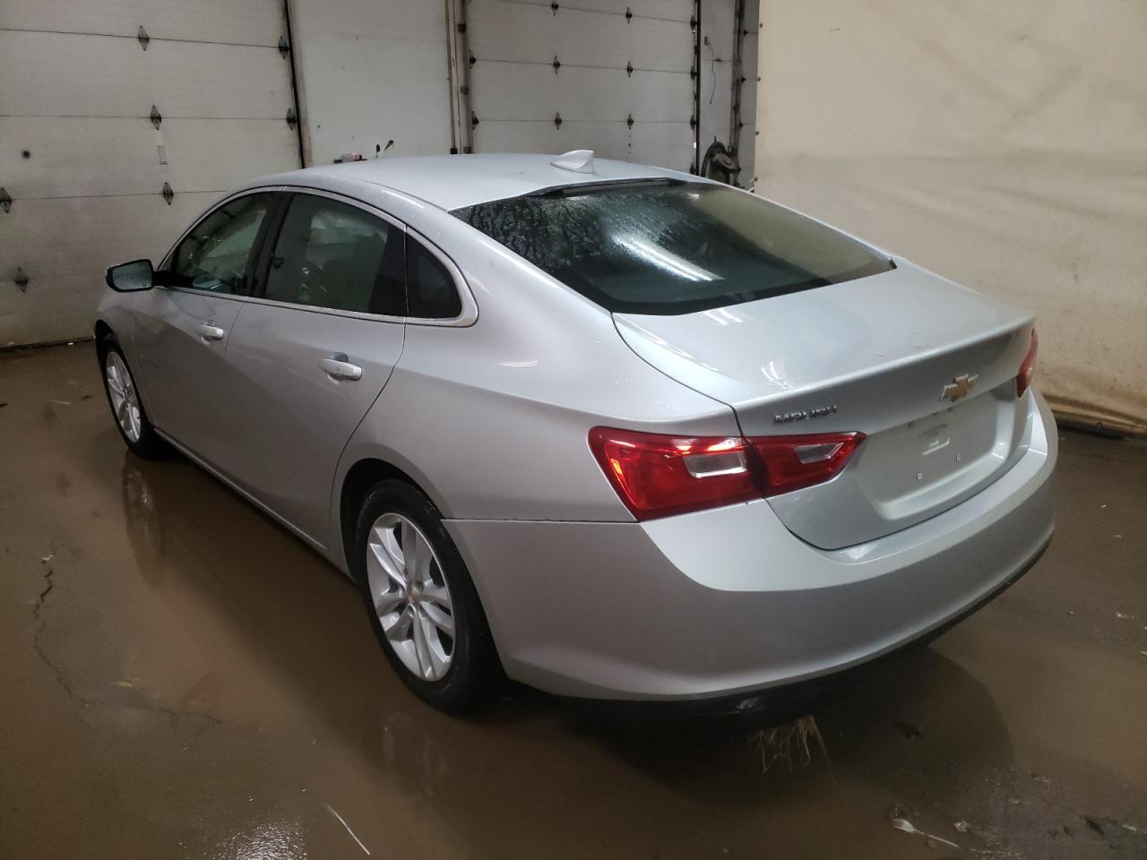 Photo 3 from auction – 2018 CHEVROLET MALIBU LT with VIN 1G1ZD5ST2JF182288