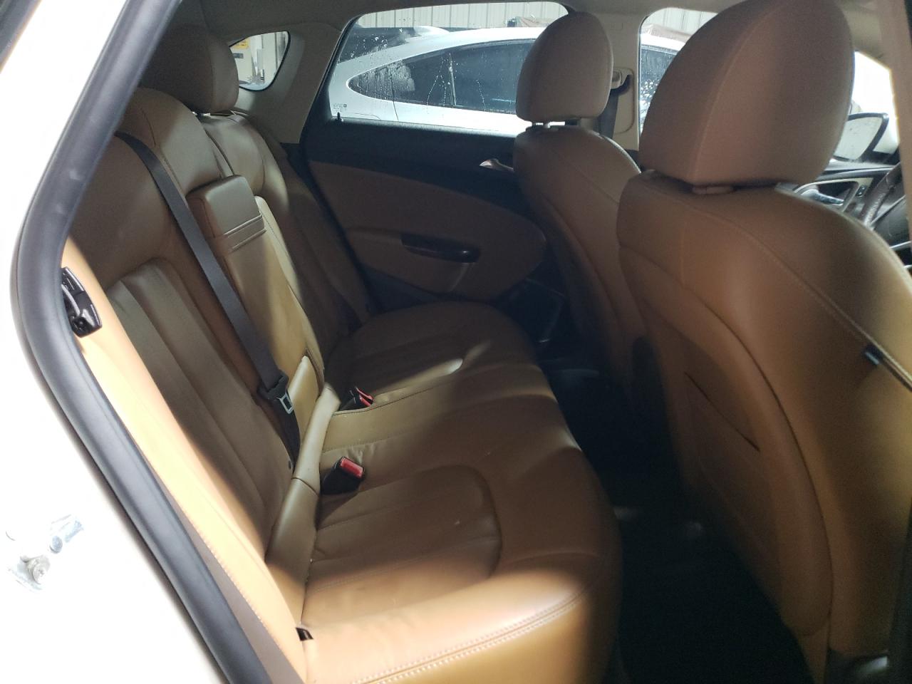 Photo 6 from auction – 2014 BUICK VERANO PRE with VIN 1G4PT5SV9E4216176
