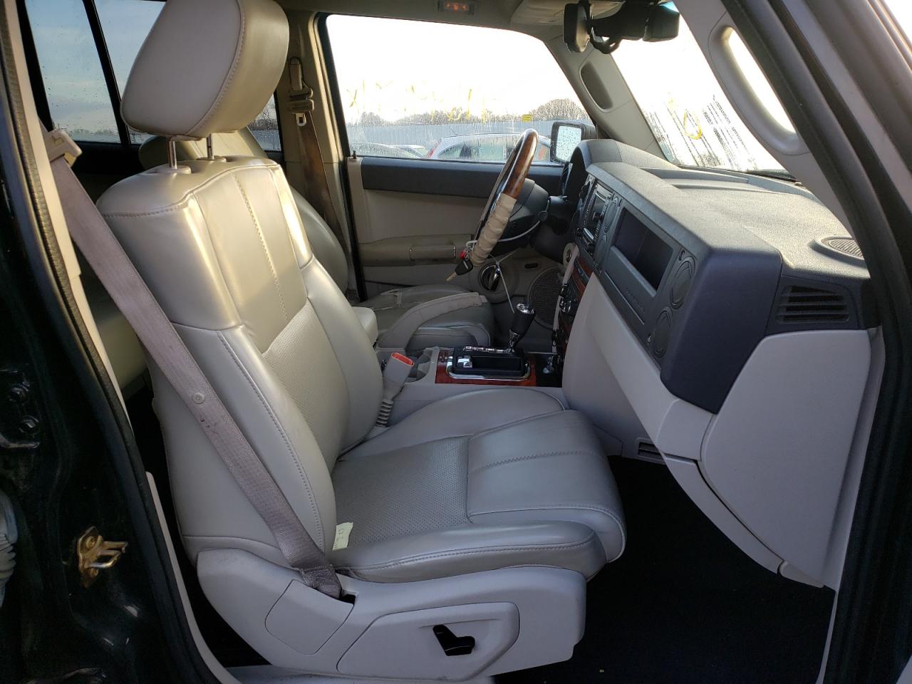 Photo 5 from auction – 2007 JEEP COMMANDER with VIN 1J8HG58267C654195