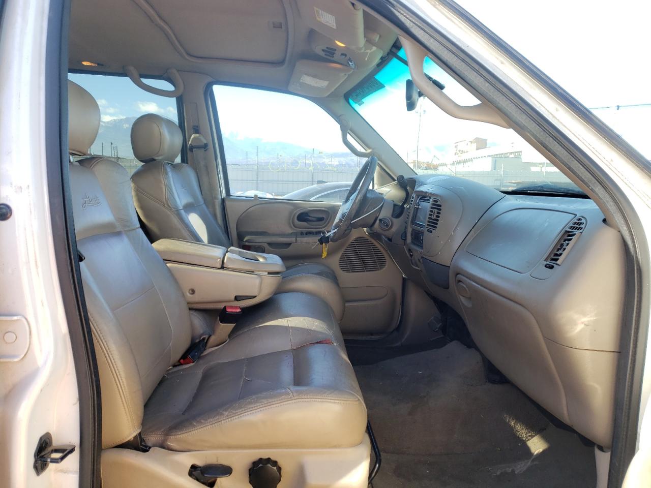 Zdjęcie 5 z aukcji – 2002 FORD F150 SUPER z VIN 1FTRW08L82KB48151