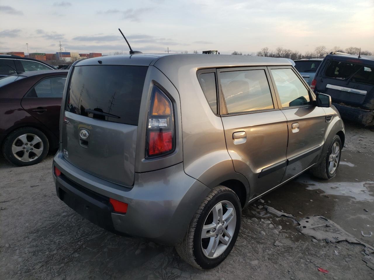 Photo 4 from auction – 2010 KIA SOUL + with VIN KNDJT2A20A7116217