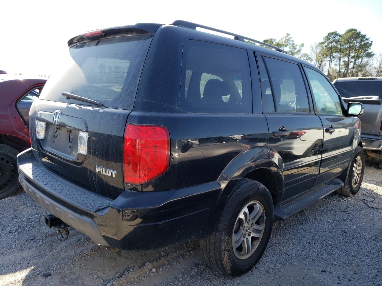 Photo 4 from auction – 2004 HONDA PILOT EXL with VIN 5FNYF18504B007500