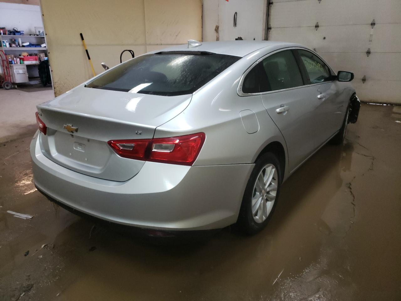 Photo 4 from auction – 2018 CHEVROLET MALIBU LT with VIN 1G1ZD5ST2JF182288