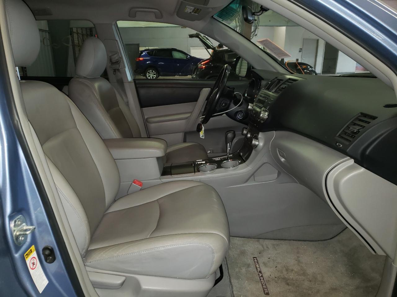 Photo 5 from auction – 2010 TOYOTA HIGHLANDER with VIN 5TDZK3EH4AS018422
