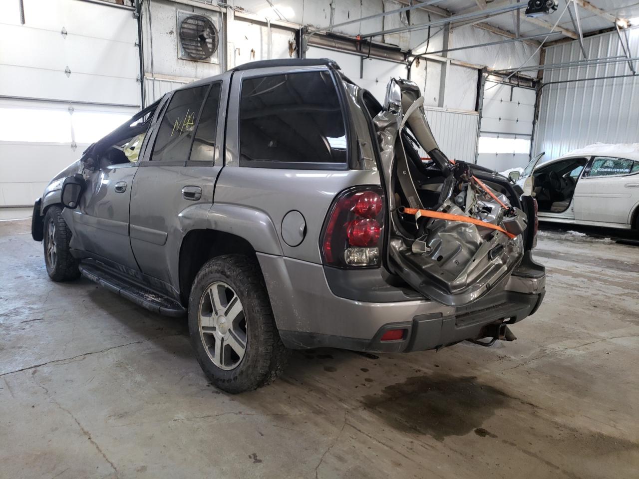 Photo 3 from auction – 2005 CHEVROLET TRAILBLAZE with VIN 1GNDT13S852334159