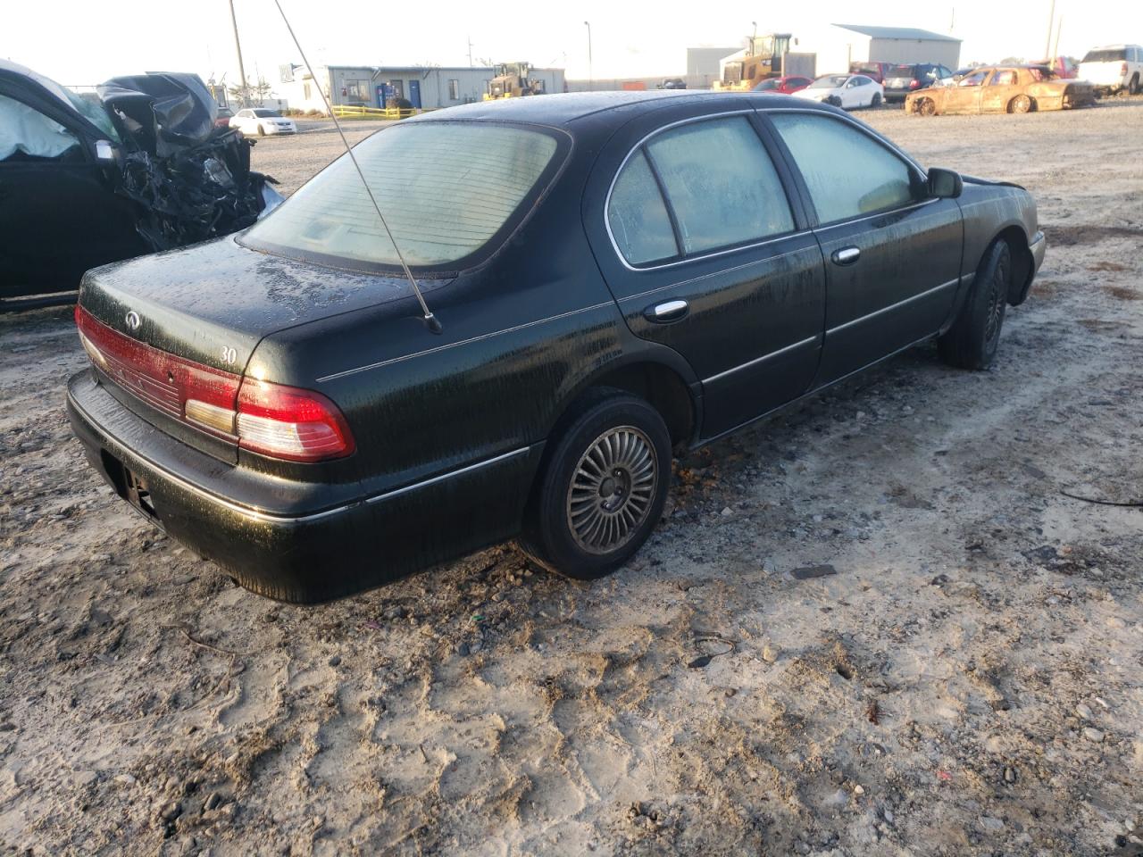 Photo 4 from auction – 1998 INFINITI I30 with VIN JNKCA21A1WT607821