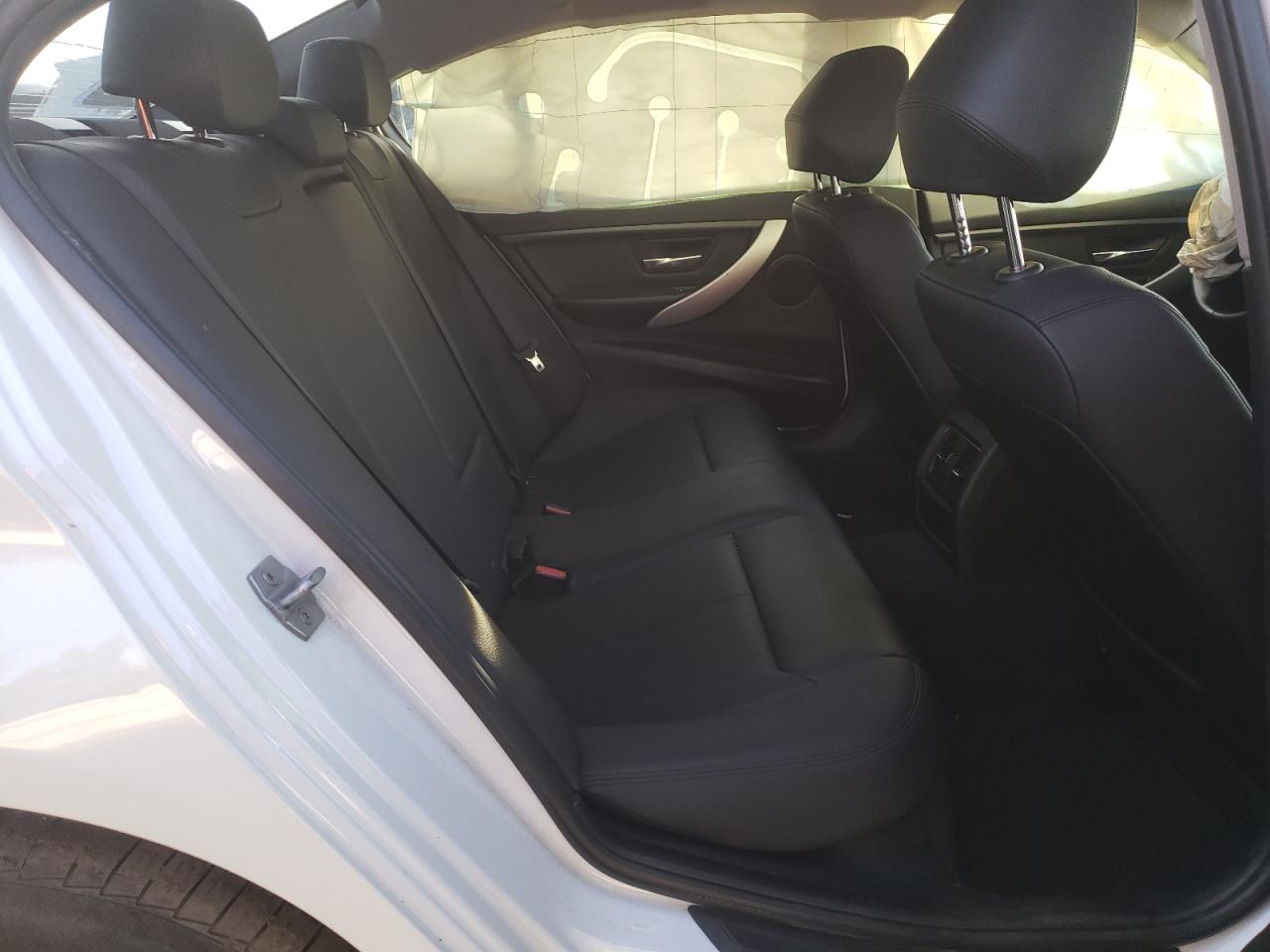 Photo 6 from auction – 2016 BMW 320 XI with VIN WBA8A3C51GK689678