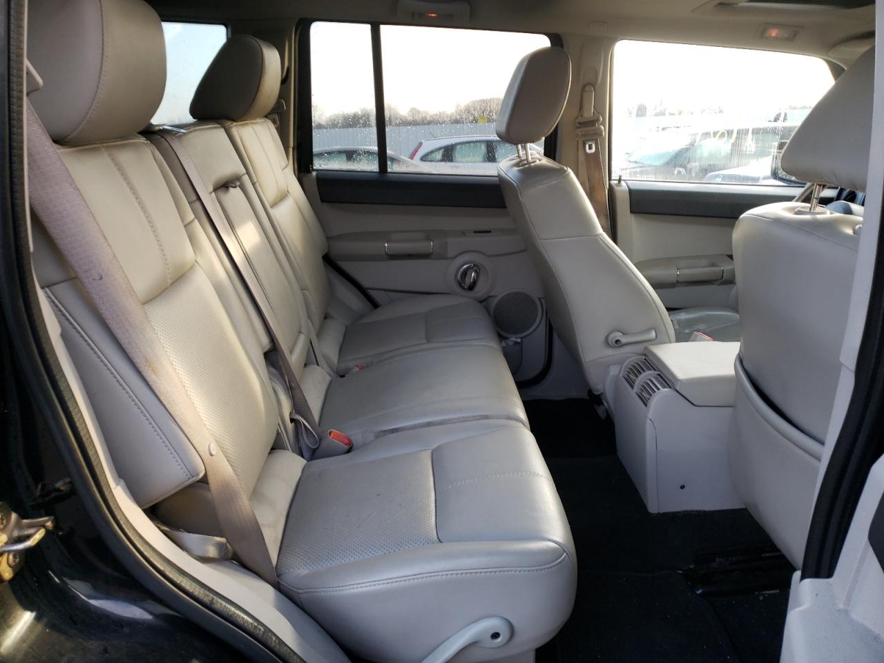 Photo 6 from auction – 2007 JEEP COMMANDER with VIN 1J8HG58267C654195