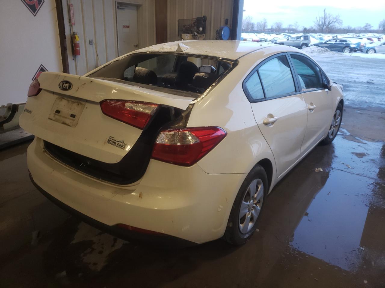 Photo 4 from auction – 2016 KIA FORTE LX with VIN KNAFK4A60G5467007