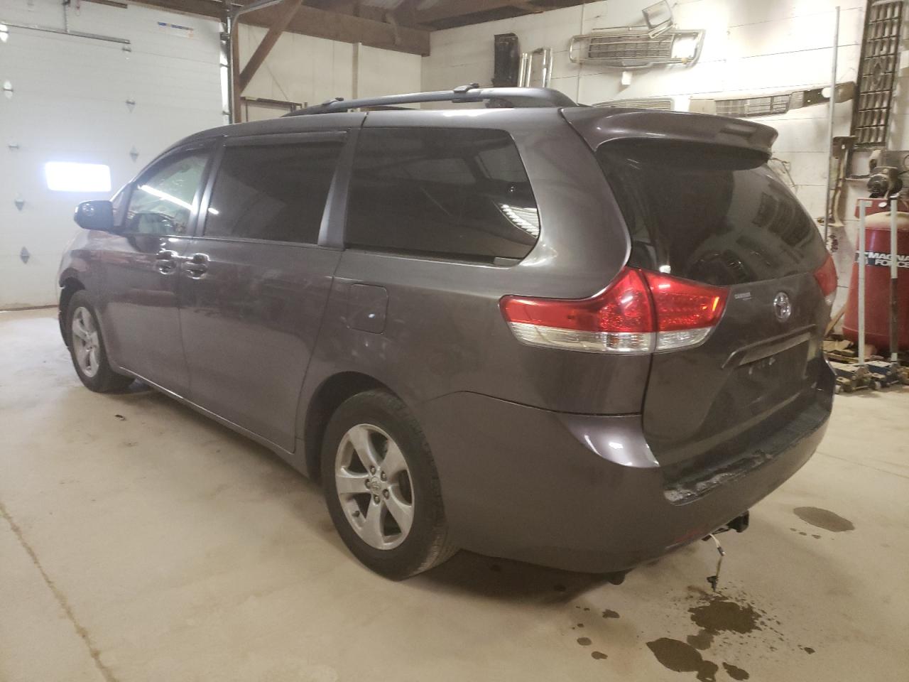 Photo 3 from auction – 2011 TOYOTA SIENNA LE with VIN 5TDKK3DC6BS073964