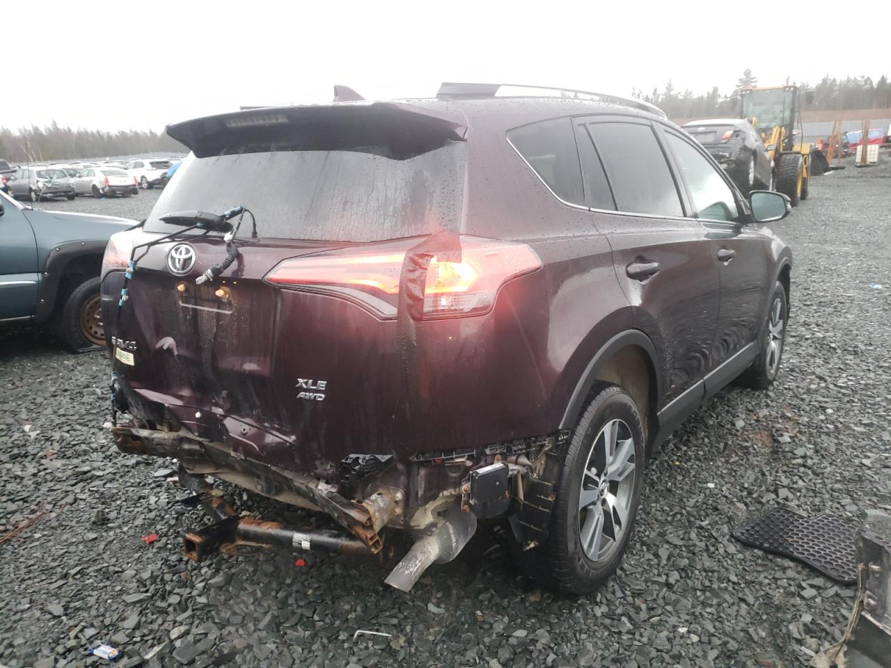 Photo 4 from auction – 2017 TOYOTA RAV4 XLE with VIN 2T3RFREV6HW684462