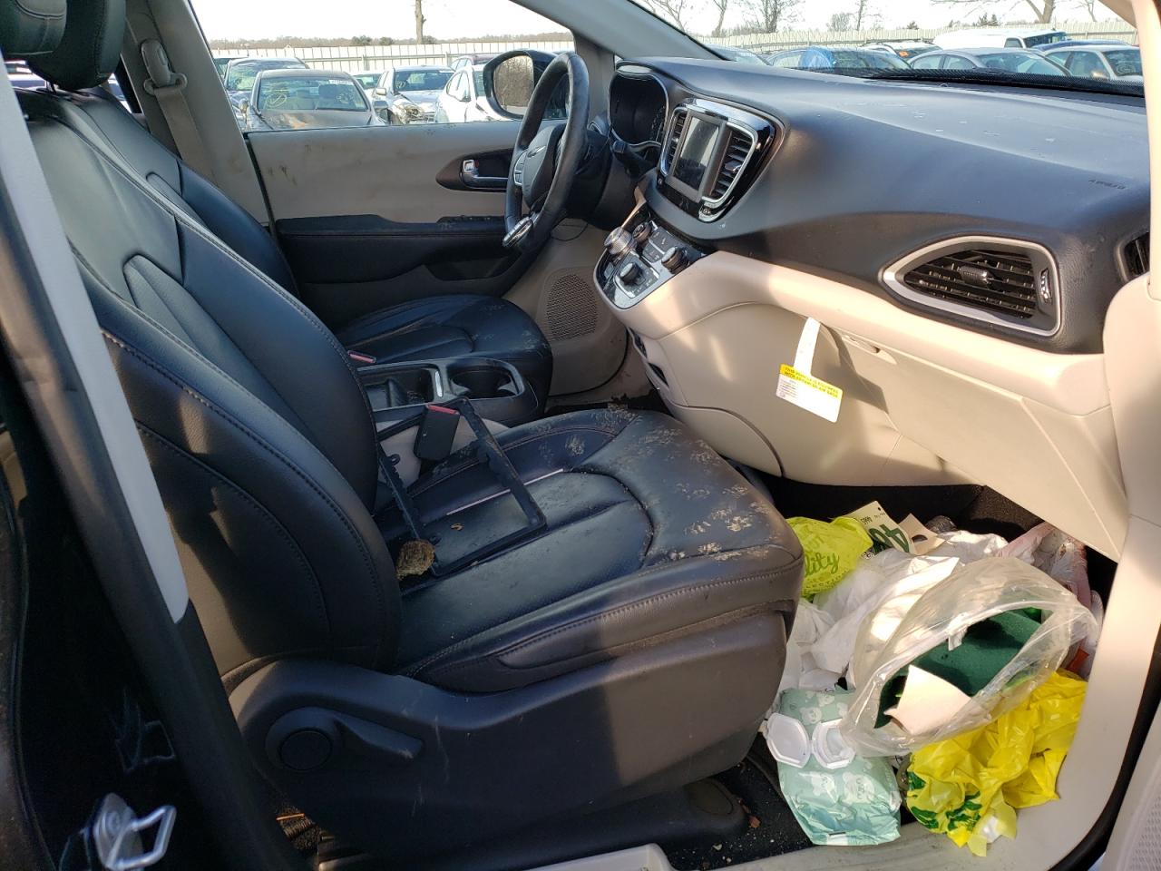 Photo 5 from auction – 2019 CHRYSLER PACIFICA T with VIN 2C4RC1BG9KR715401