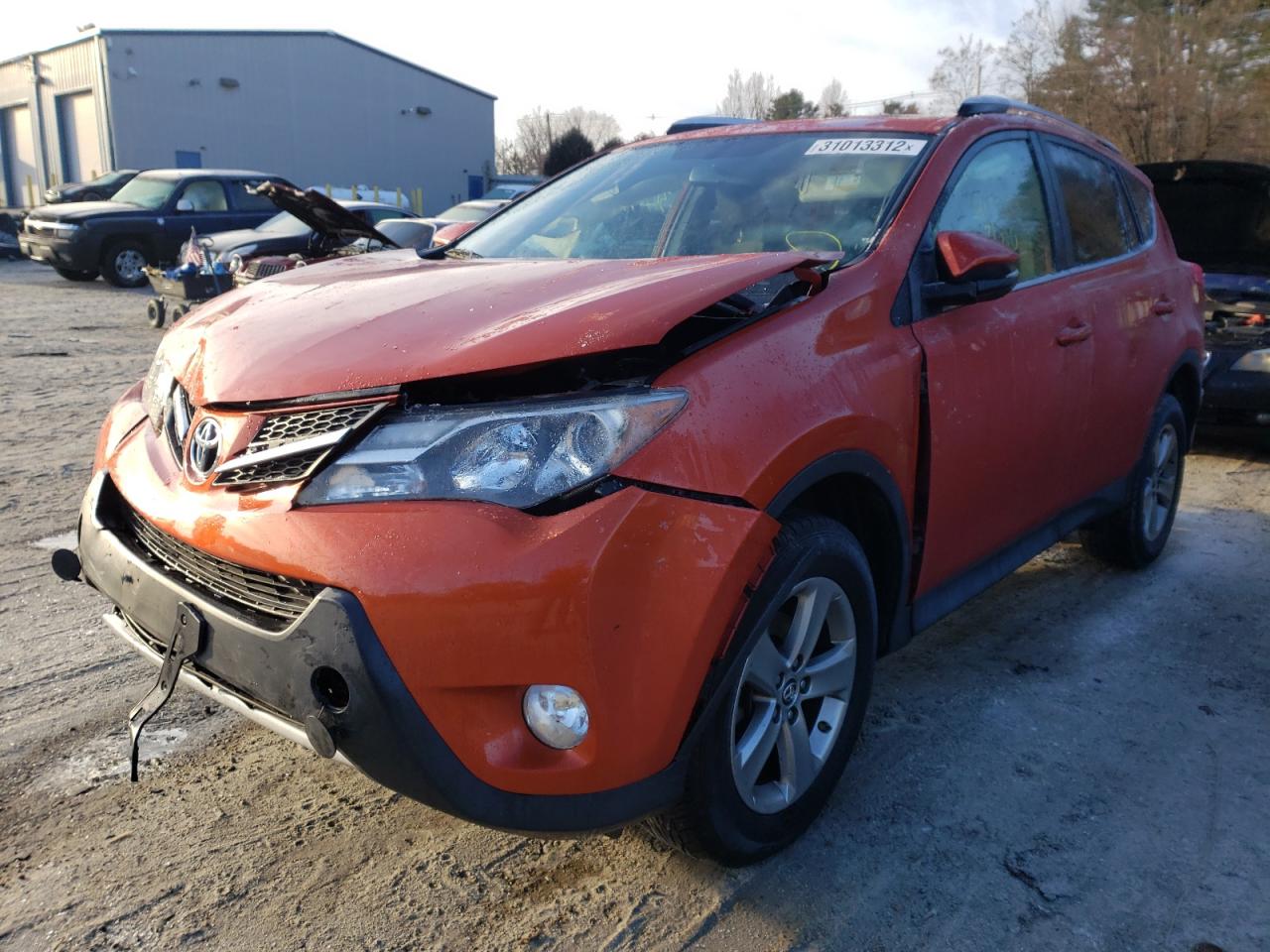 Photo 2 from auction – 2015 TOYOTA RAV4 XLE with VIN JTMRFREV0FD165109