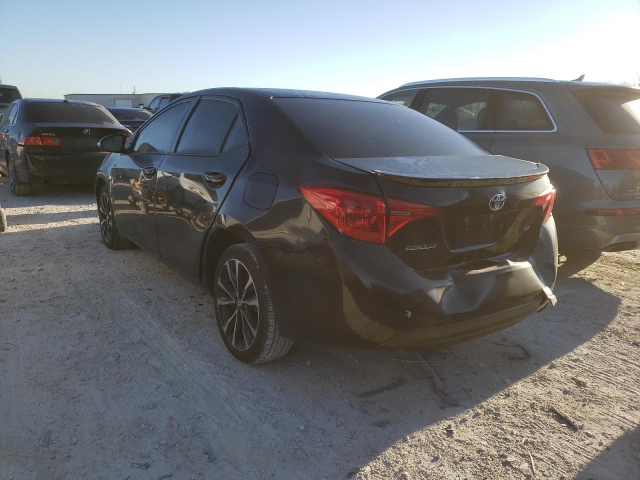 Photo 3 from auction – 2017 TOYOTA COROLLA L with VIN 2T1BURHE6HC923666