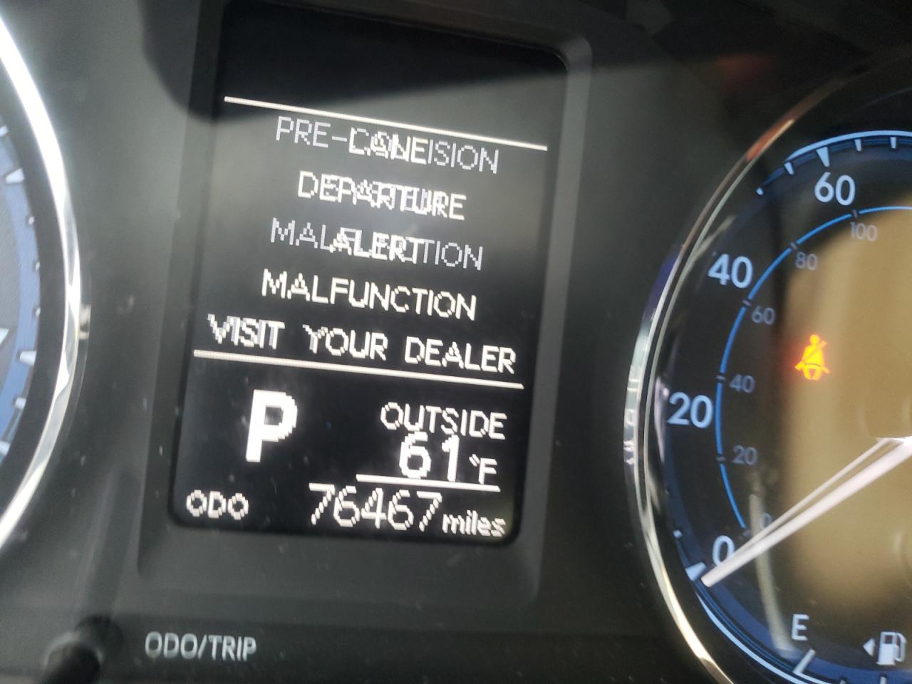 Photo 8 from auction – 2018 TOYOTA COROLLA L with VIN 5YFBURHEXJP822880