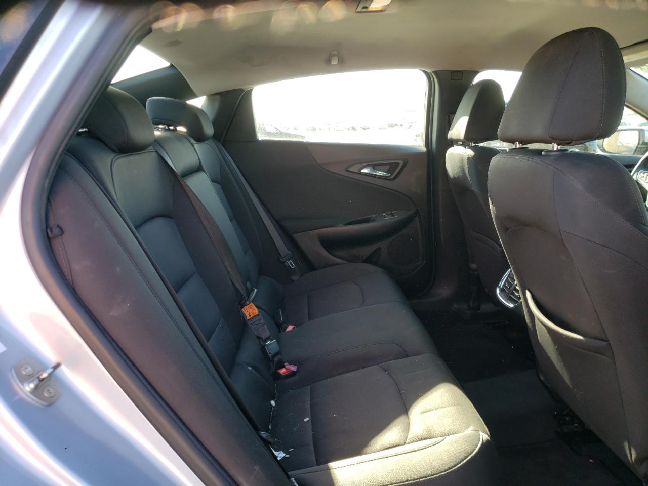 Photo 6 from auction – 2018 CHEVROLET MALIBU LT with VIN 1G1ZD5ST7JF200719