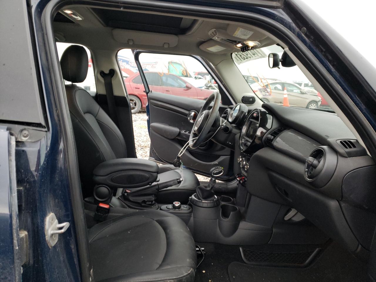 Photo 5 from auction – 2015 MINI COOPER with VIN WMWXS5C54FT828280