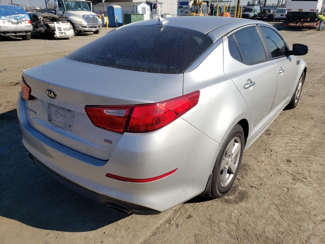Photo 4 from auction – 2015 KIA OPTIMA LX with VIN 5XXGM4A76FG454427